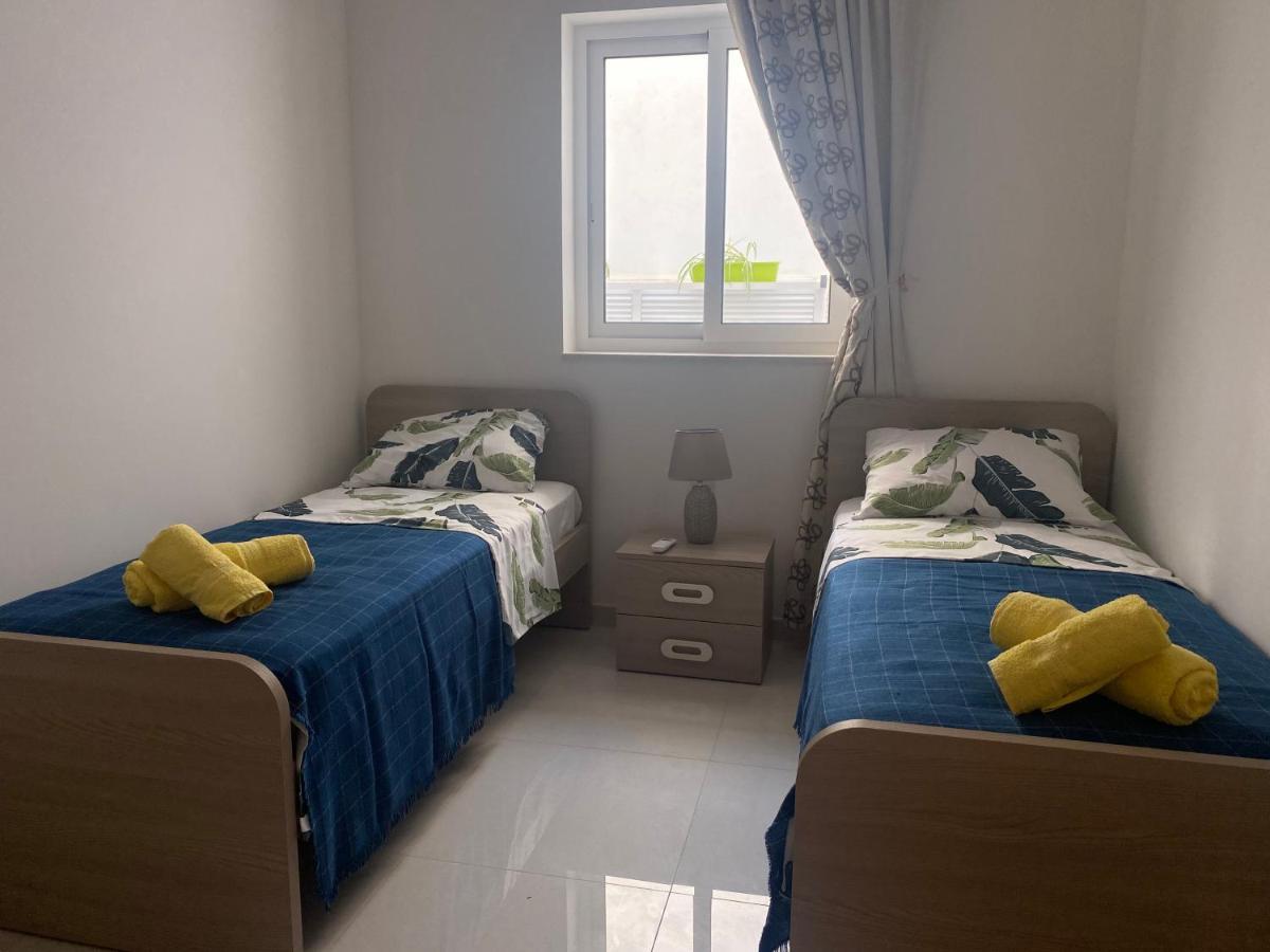 Sunshine Apartments Mellieha - Modern Three Bedroom Ground Floor Apartment With Yard Exterior photo