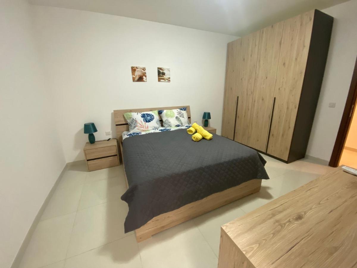 Sunshine Apartments Mellieha - Modern Three Bedroom Ground Floor Apartment With Yard Exterior photo